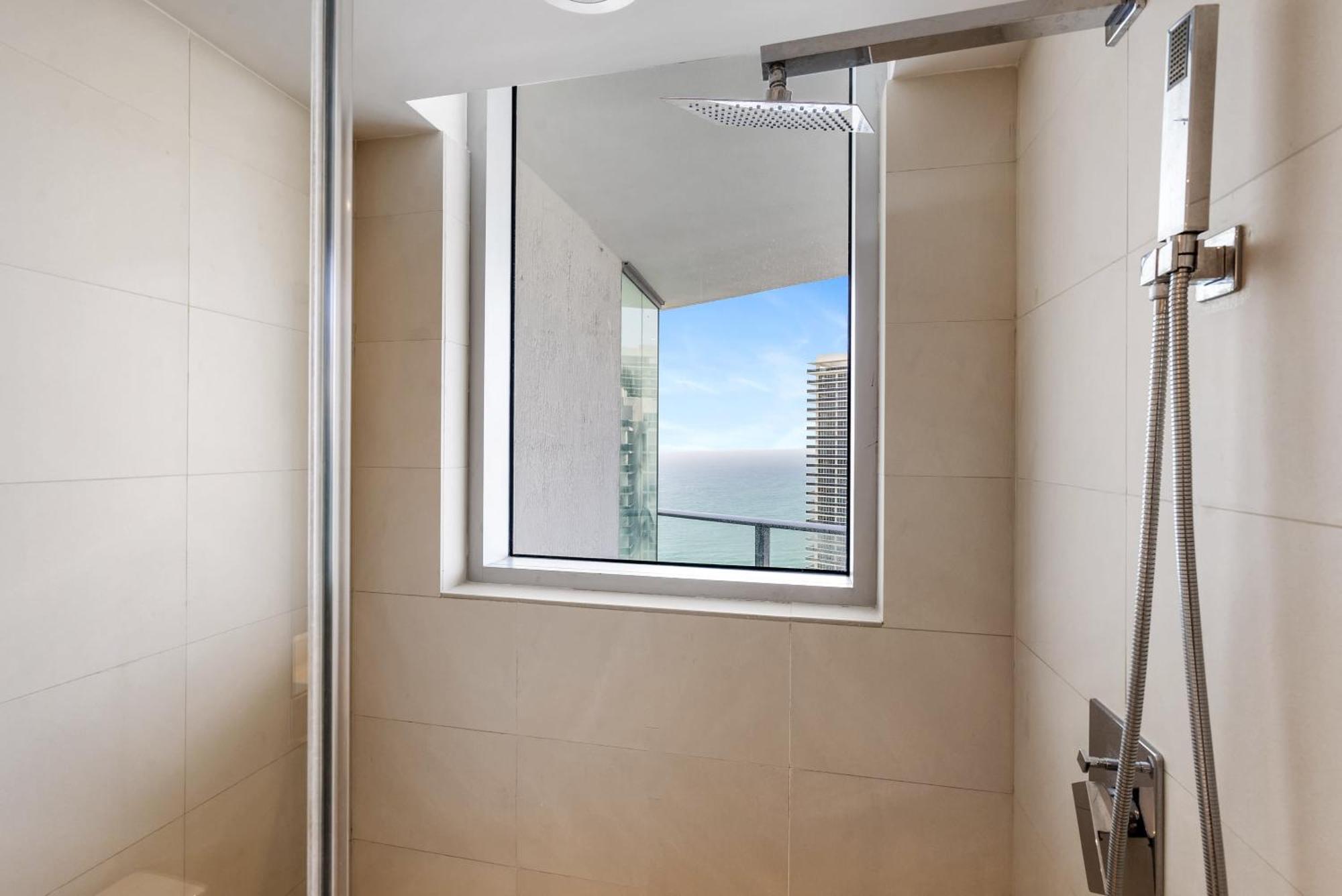 High Floor Corner 2 Bdr At Lyfe Resort Hollywood Bagian luar foto