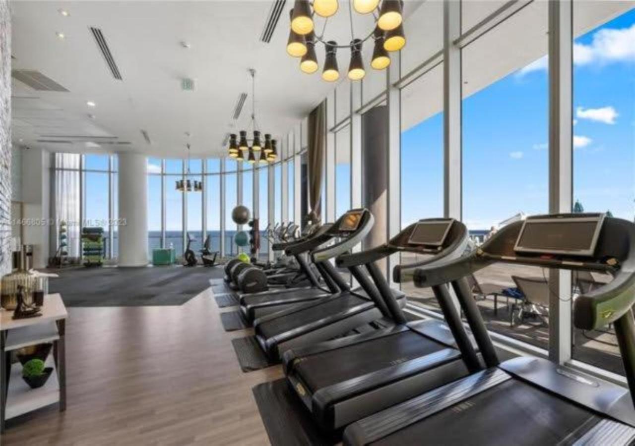 High Floor Corner 2 Bdr At Lyfe Resort Hollywood Bagian luar foto