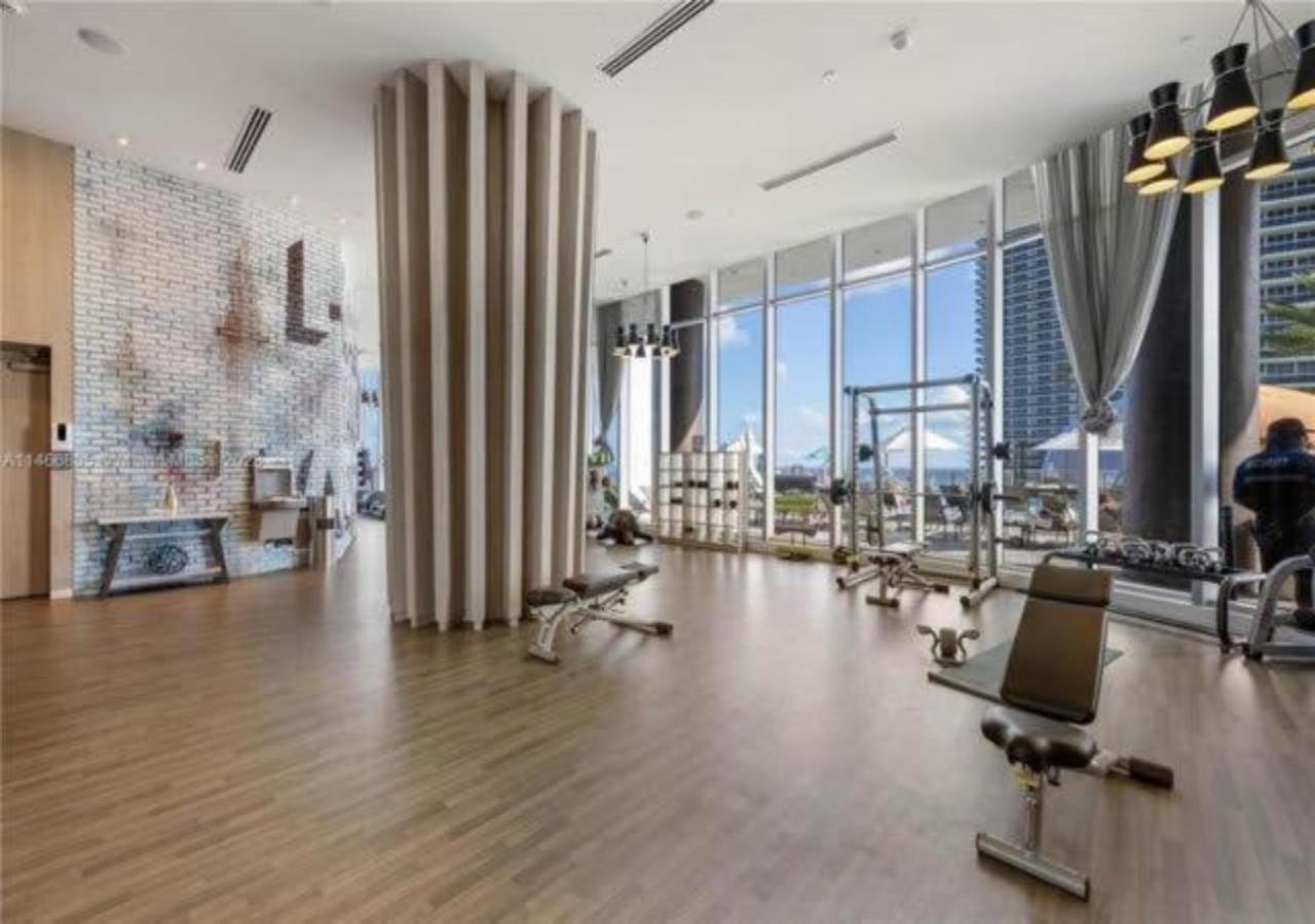 High Floor Corner 2 Bdr At Lyfe Resort Hollywood Bagian luar foto